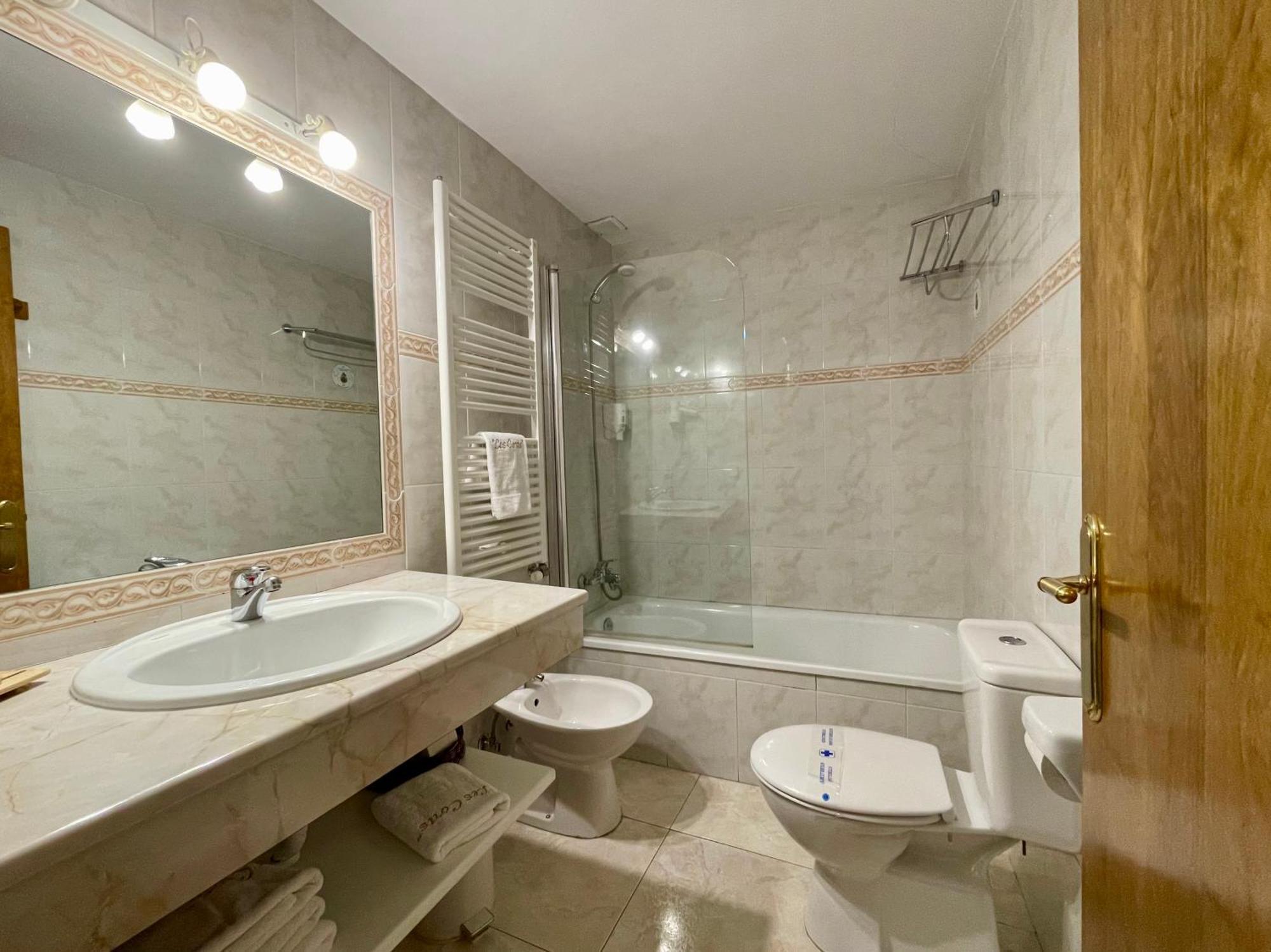 Aparthotel Les Corts Llívia Kültér fotó